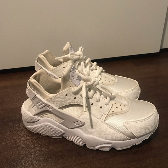 Nike Shoes - Nike Huarache - All White